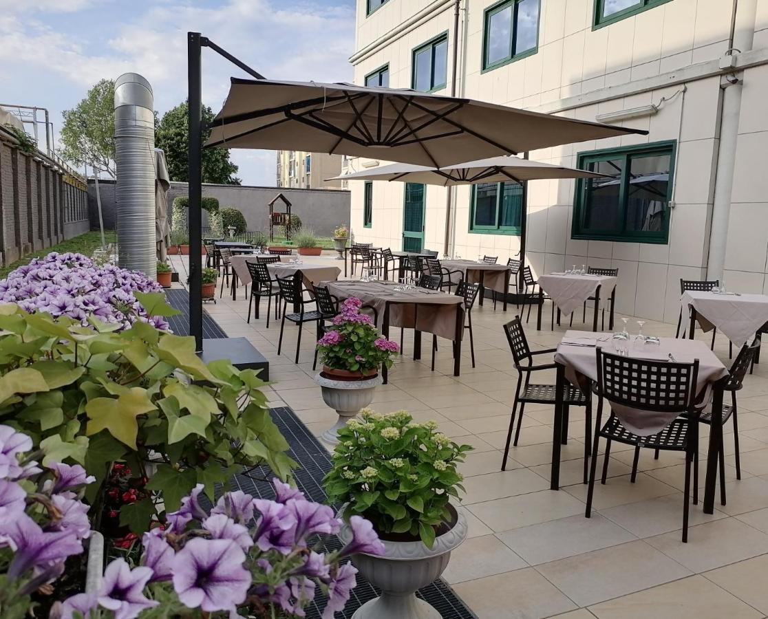 Hotel Parisi Nichelino Extérieur photo