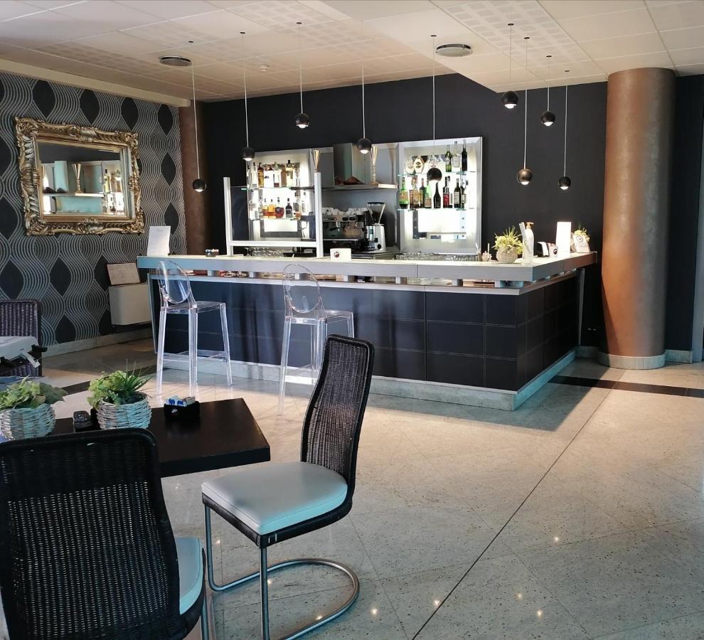 Hotel Parisi Nichelino Extérieur photo