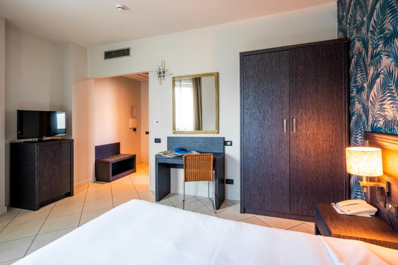 Hotel Parisi Nichelino Extérieur photo